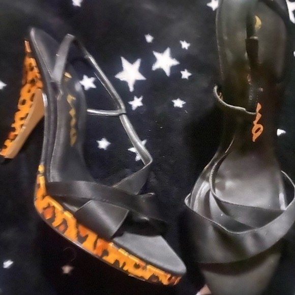 Nina Heels! Mob Wife style 🤩Luster satin - Picture 3 of 3